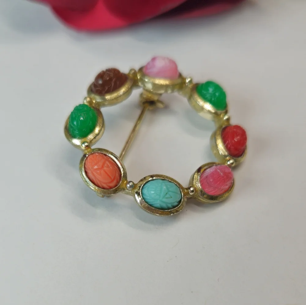 Vintage Multi Gemstone Scarab Round Gold Tone Brooch